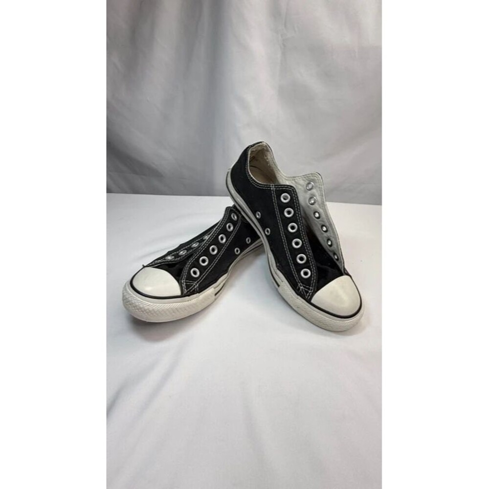Converse Chuck Taylor All Star Low Men’s 6/Women’s 8 Black/White
